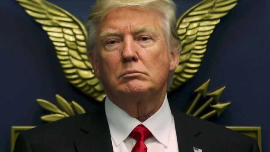 Putinov bývalý šéf kancelárie nazýva Trumpa šampiónom proti NWO