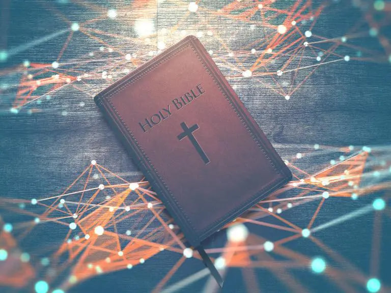 WEF vyzýva na prepísanie Biblie pomocou umelej inteligencie