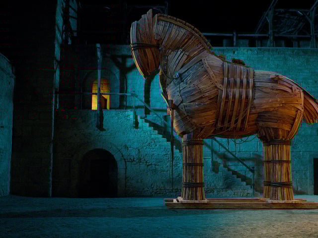 Mimovládky sú TRÓJSKE KONE hlbokého štátu/Deep State